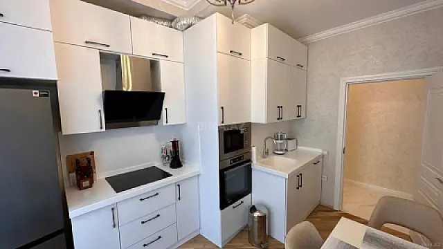 Satılır 3 otaqlı mənzil 102 m²