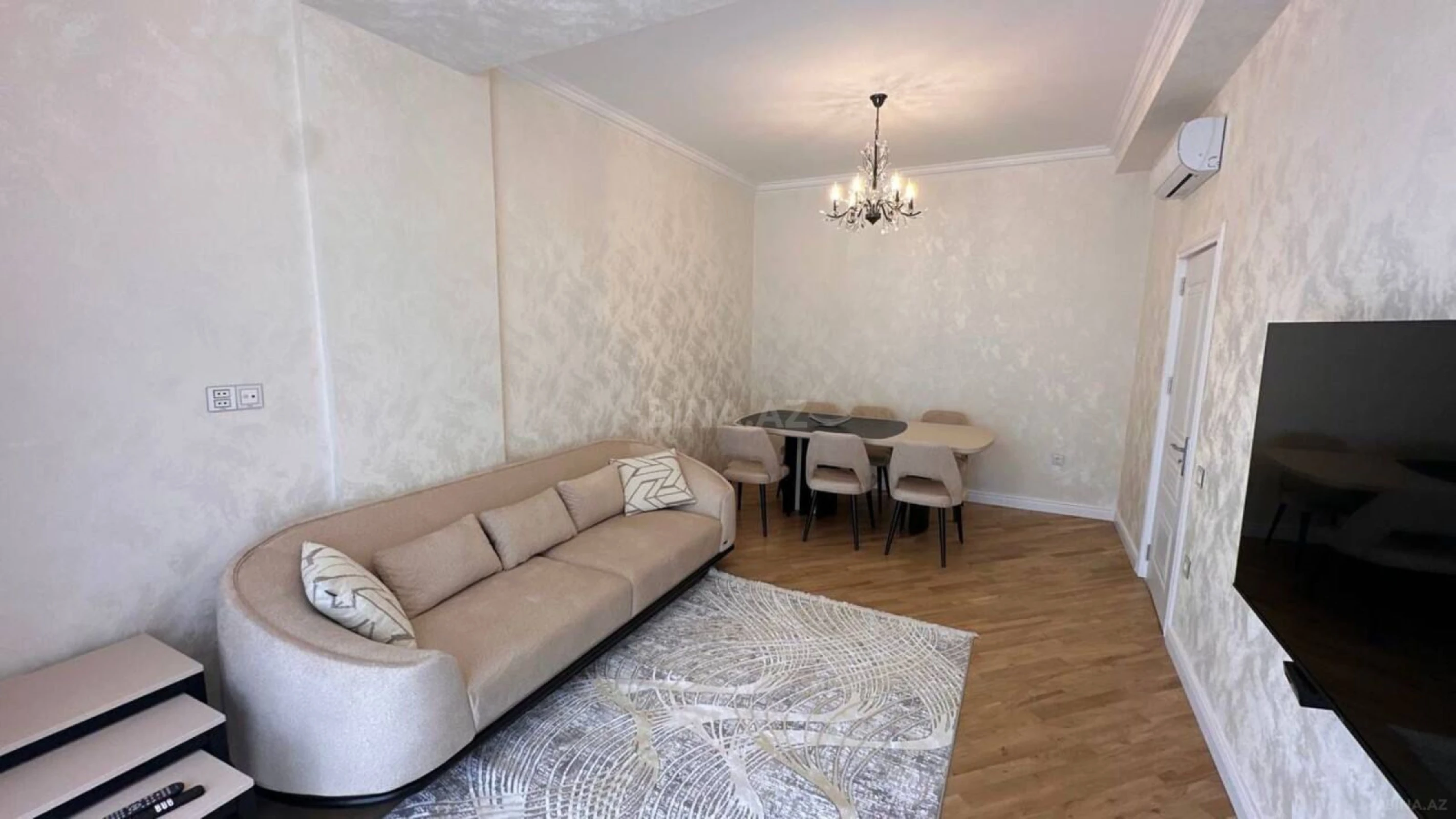 Satılır 3 otaqlı mənzil 102 m²