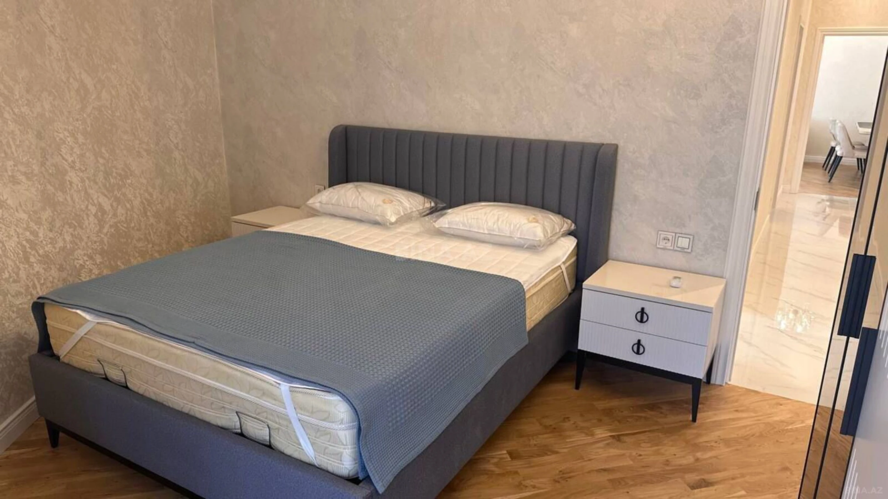 Satılır 3 otaqlı mənzil 102 m²