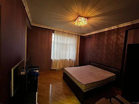 Kirayə verilir 3 otaqlı mənzil 140 m²