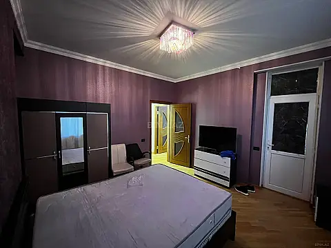 Kirayə verilir 3 otaqlı mənzil 140 m²