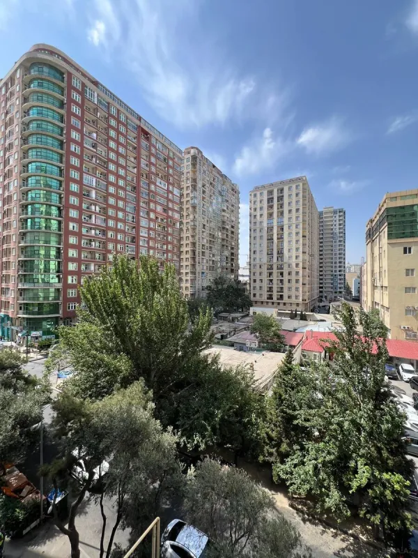Satılır 3 otaqlı mənzil 87 m²