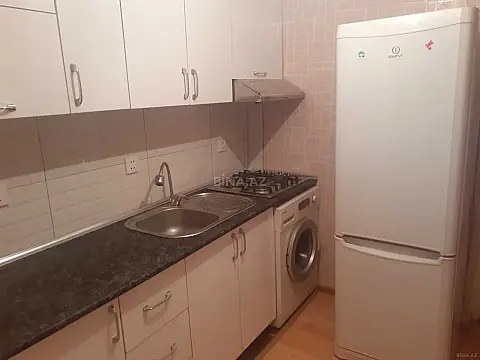 Kirayə verilir 2 otaqlı mənzil 65 m²