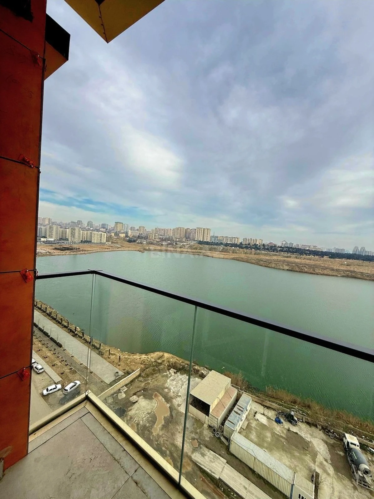 Satılır 2 otaqlı mənzil 49 m²