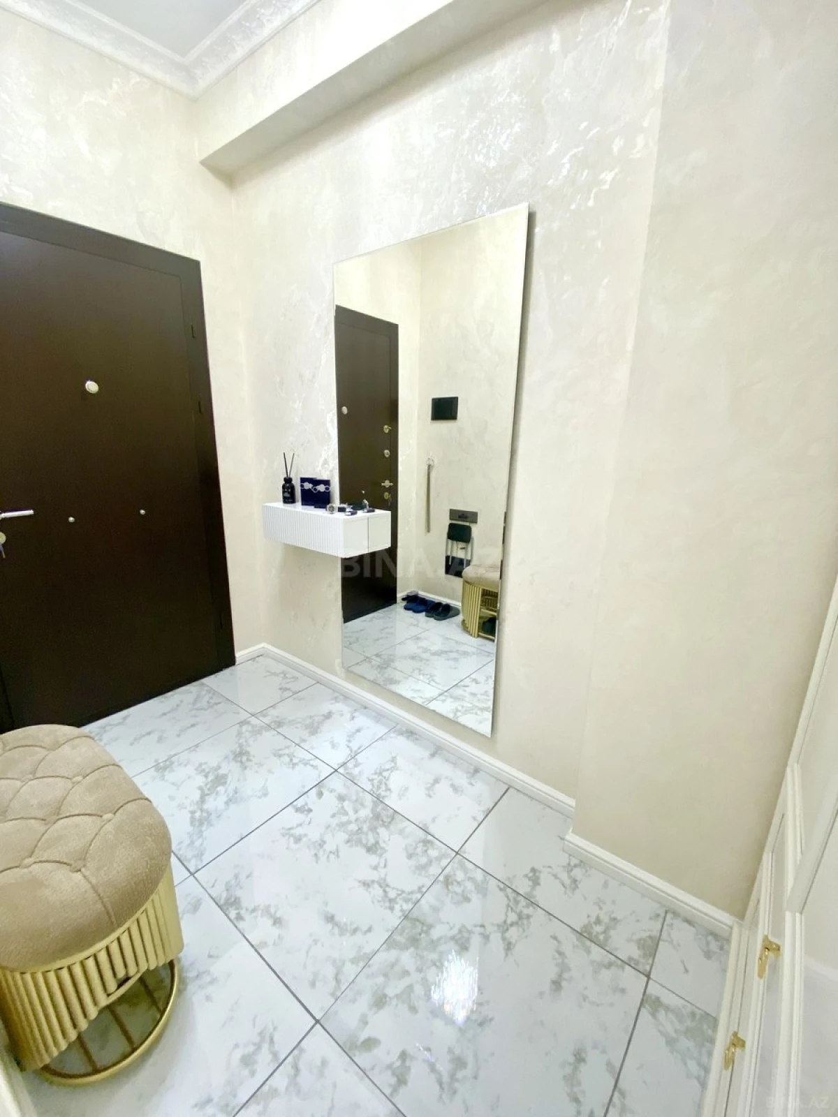 Satılır 2 otaqlı mənzil 52.9 m²