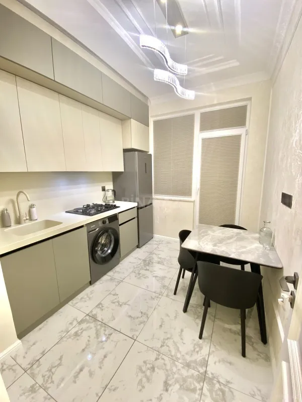 Satılır 2 otaqlı mənzil 52.9 m²