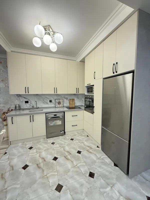 Kirayə verilir 3 otaqlı mənzil 90 m²