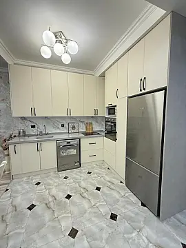 Kirayə verilir 3 otaqlı mənzil 90 m²