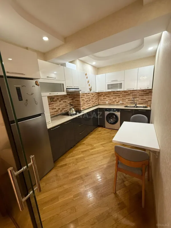 Kirayə verilir 2 otaqlı mənzil 75 m²