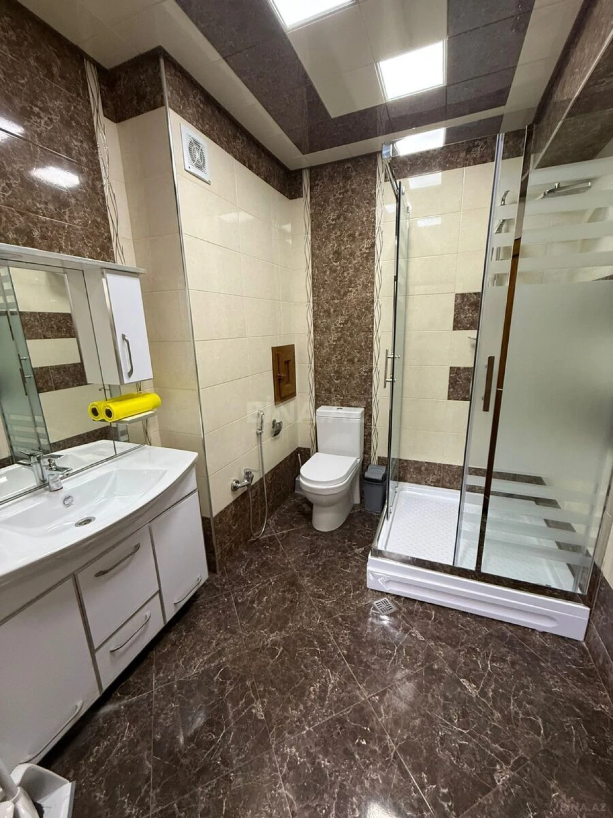 Kirayə verilir 2 otaqlı mənzil 75 m²