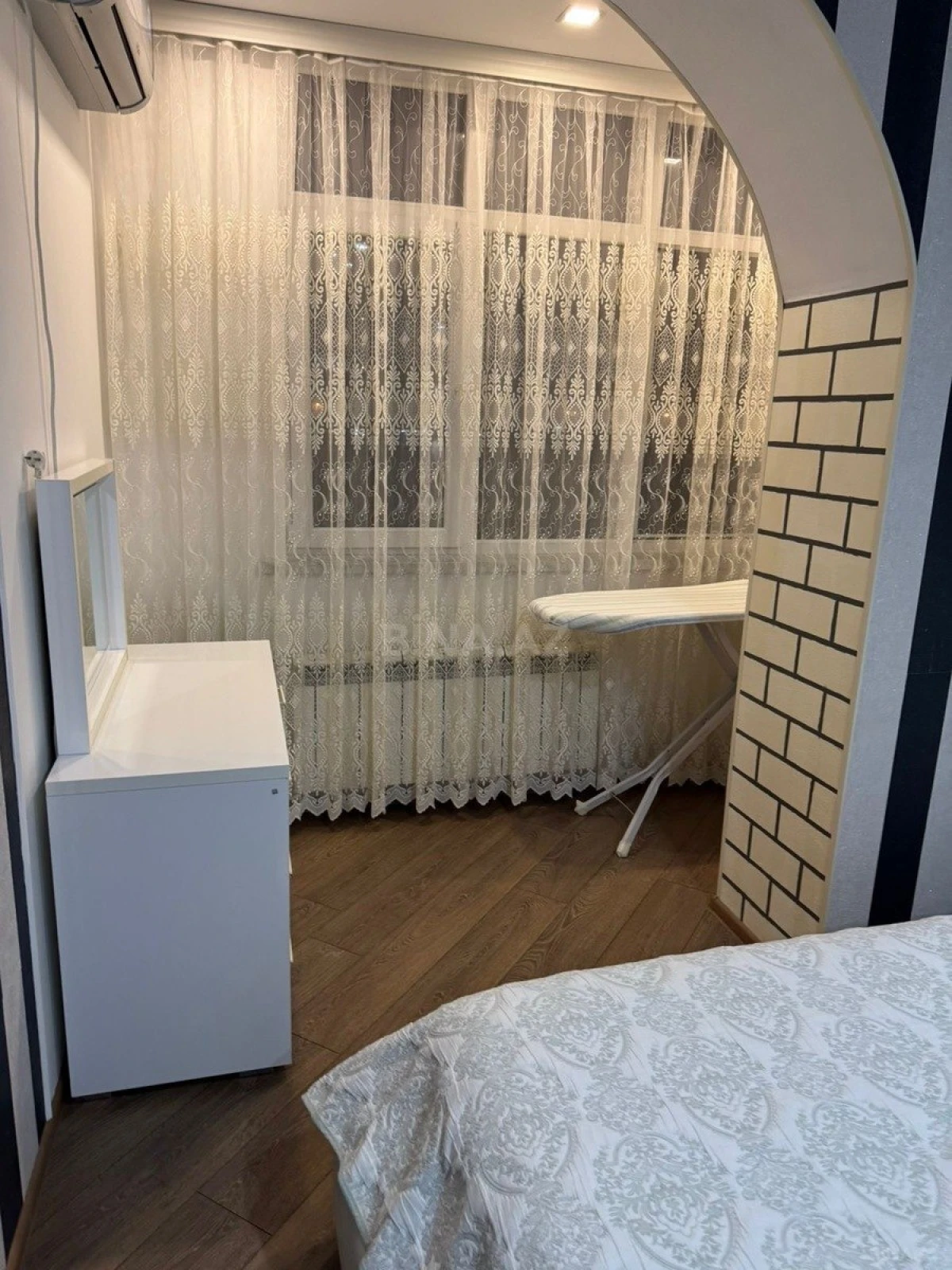 Satılır 2 otaqlı mənzil 87 m²