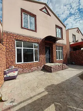 Satılır 4 otaqlı həyət evi 140 m²