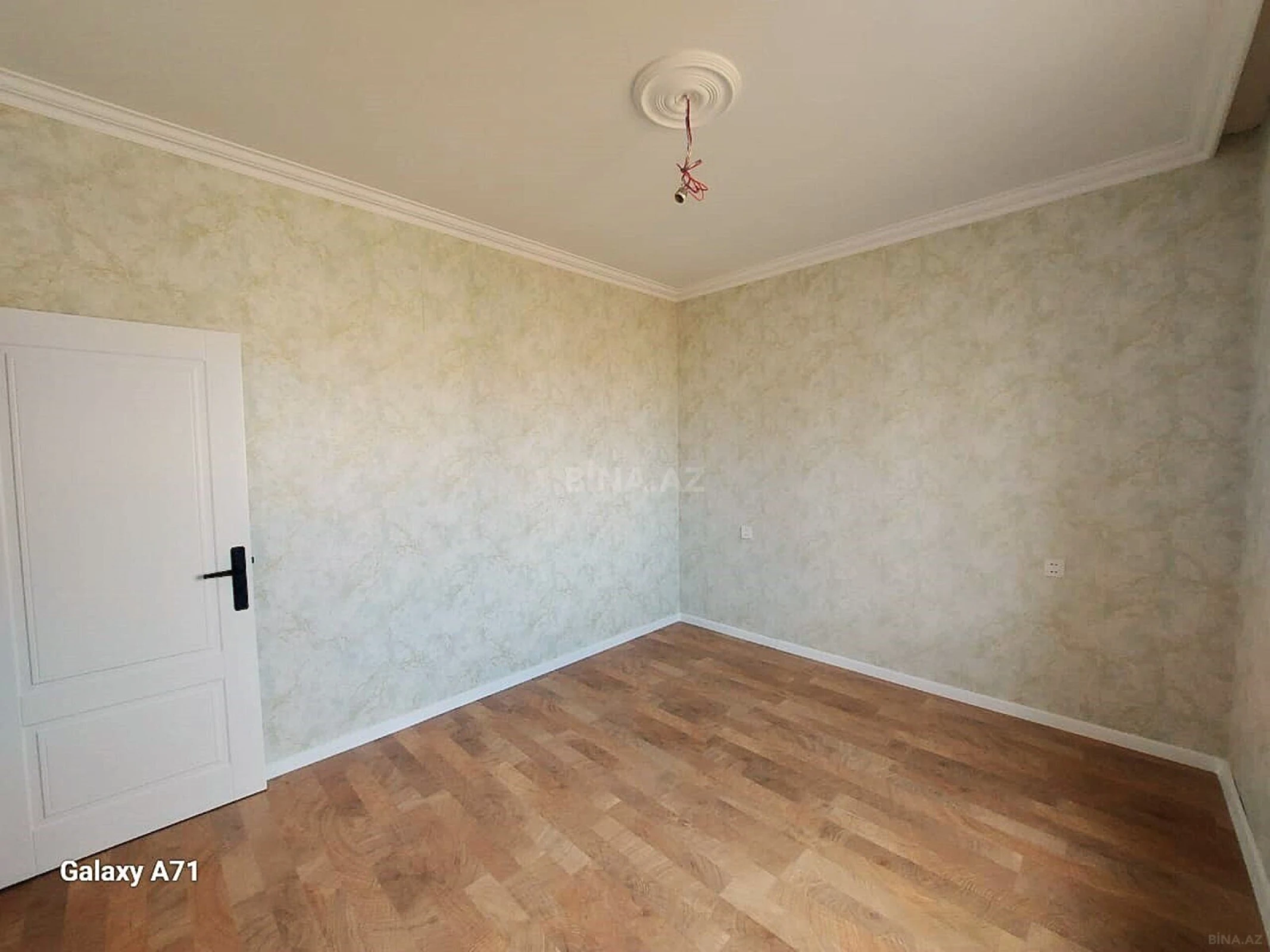 Satılır 4 otaqlı həyət evi 140 m²