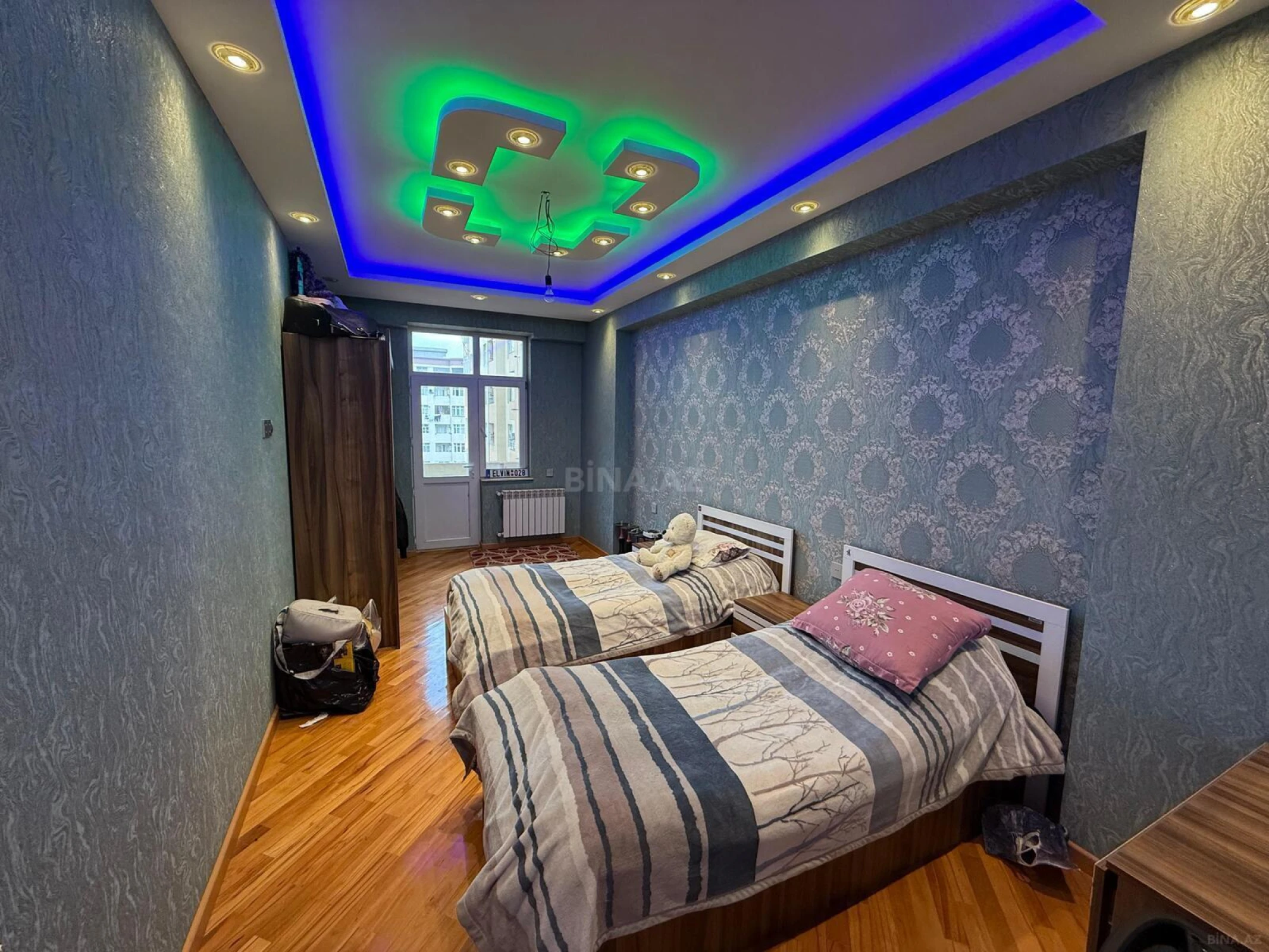 Satılır 3 otaqlı mənzil 130 m²