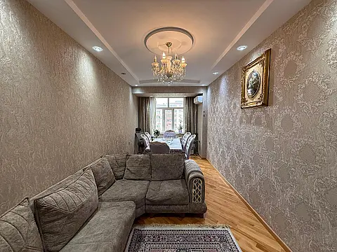 Satılır 3 otaqlı mənzil 130 m²