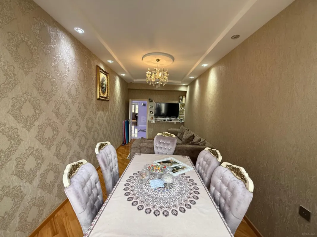 Satılır 3 otaqlı mənzil 130 m²