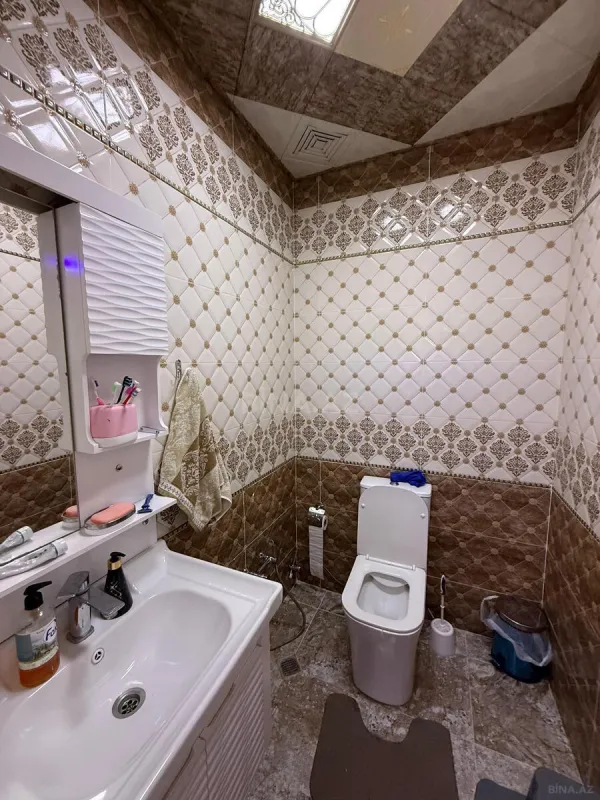 Satılır 3 otaqlı mənzil 130 m²