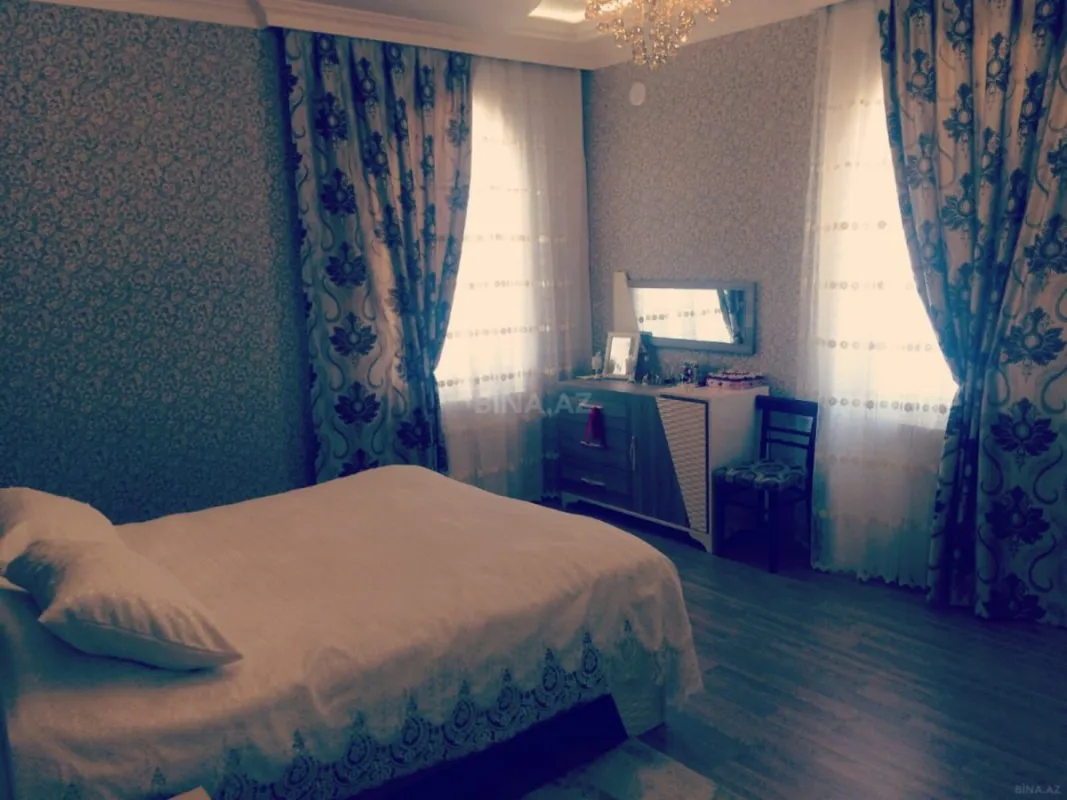 Satılır 6 otaqlı həyət evi 450 m²