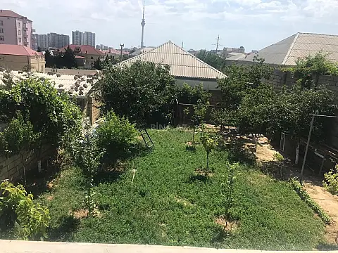 Satılır 6 otaqlı həyət evi 450 m²