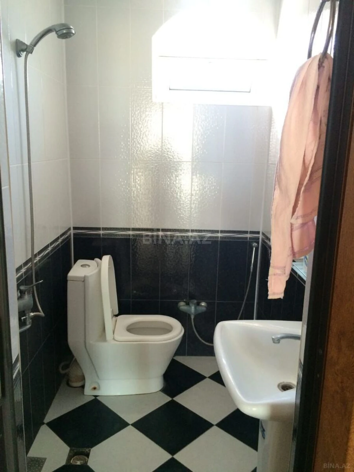 Satılır 6 otaqlı həyət evi 450 m²