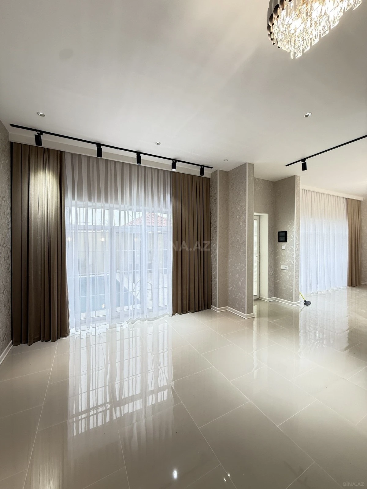 Satılır 4 otaqlı həyət evi 150 m²
