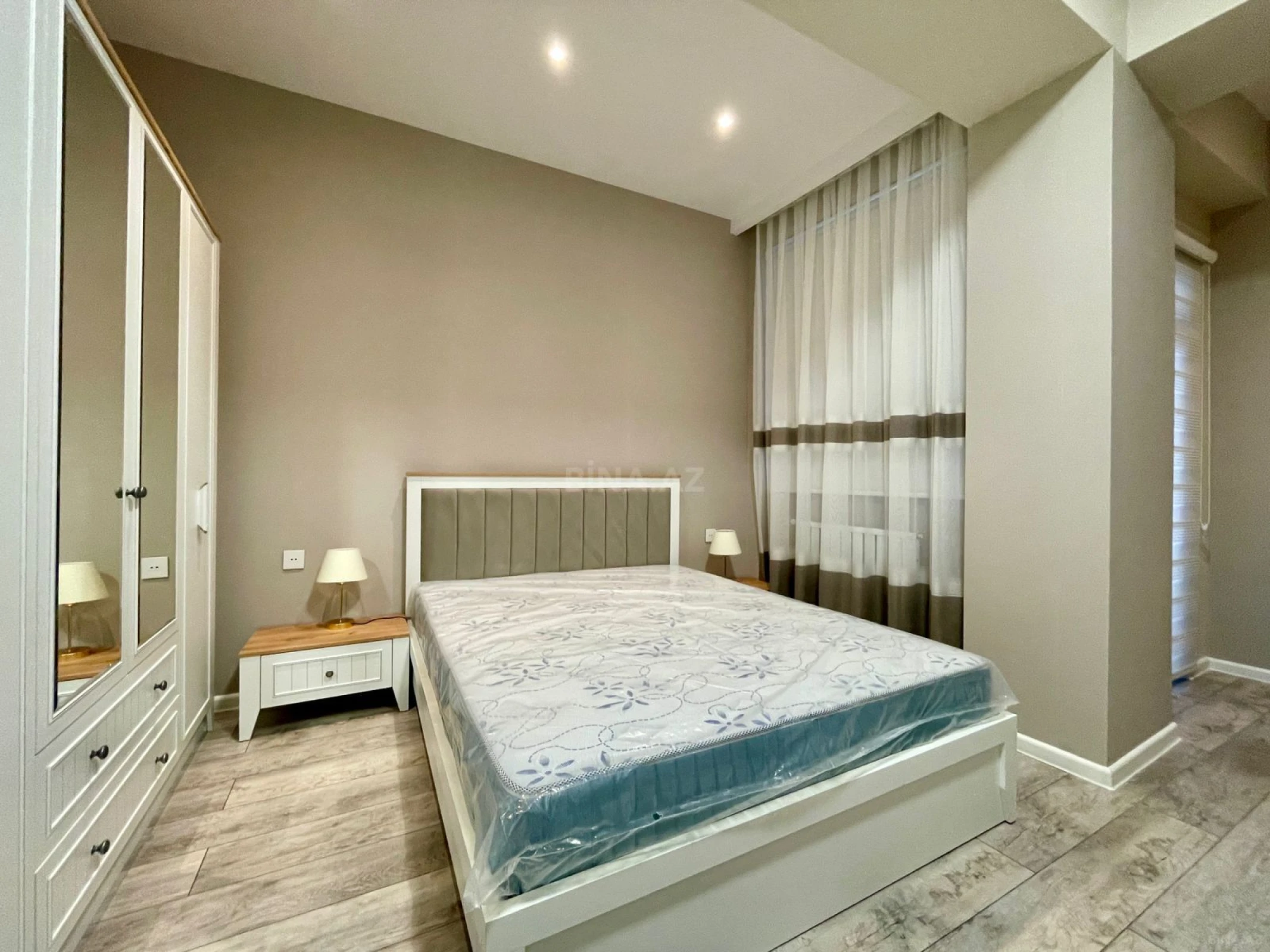 Kirayə verilir 2 otaqlı mənzil 65 m²