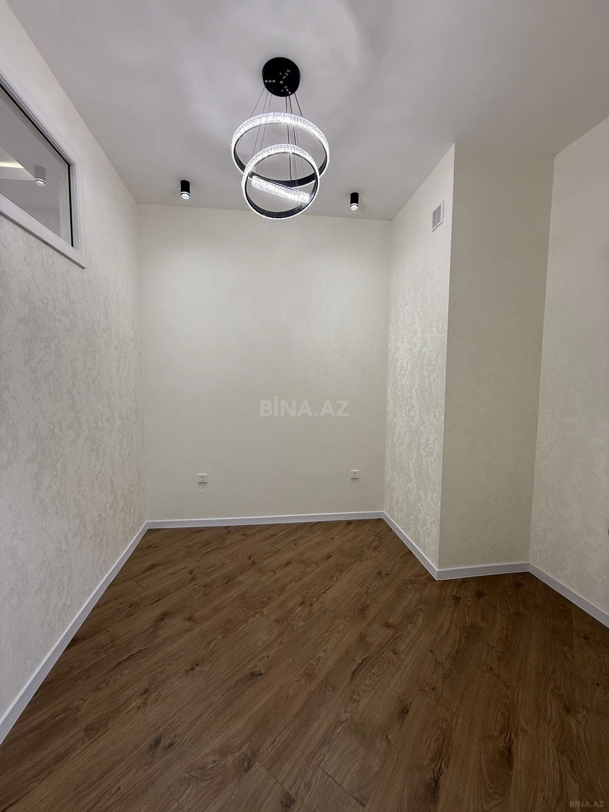 Satılır 3 otaqlı mənzil 68.5 m²