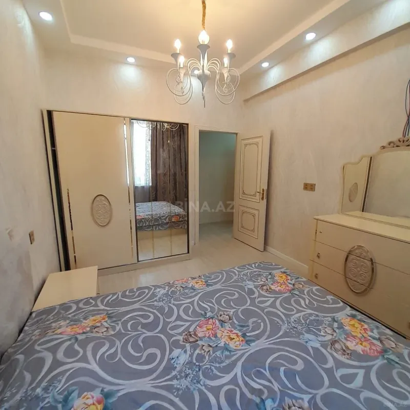 Satılır 2 otaqlı mənzil 75 m²
