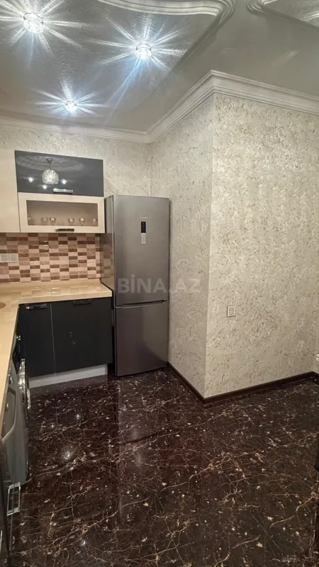 Satılır 3 otaqlı mənzil 135 m²