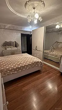 Satılır 3 otaqlı mənzil 135 m²