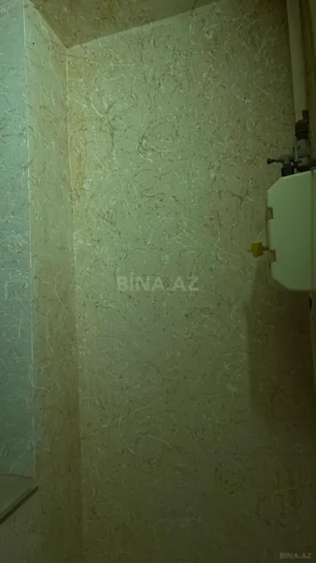 Satılır 3 otaqlı mənzil 135 m²