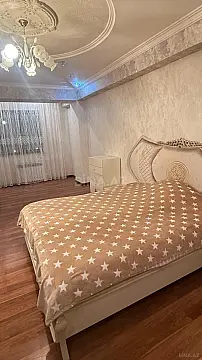 Satılır 3 otaqlı mənzil 135 m²