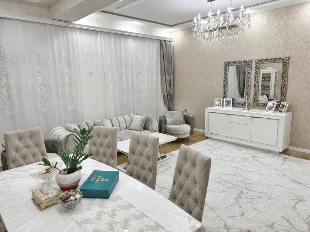 Satılır 3 otaqlı mənzil 136.6 m²