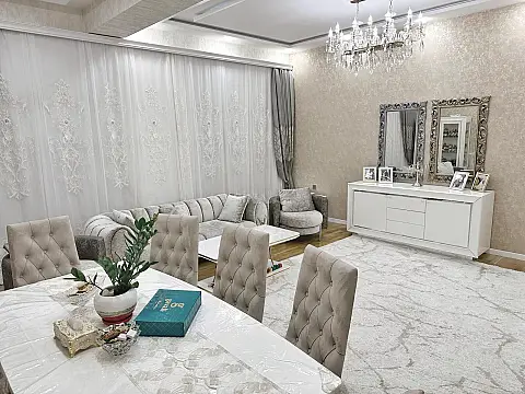 Satılır 3 otaqlı mənzil 136.6 m²