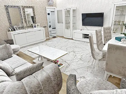 Satılır 3 otaqlı mənzil 136.6 m²