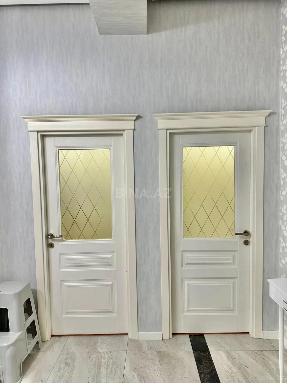 Satılır 3 otaqlı mənzil 136.6 m²