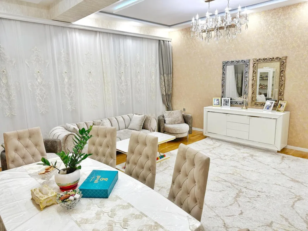 Satılır 3 otaqlı mənzil 136.6 m²