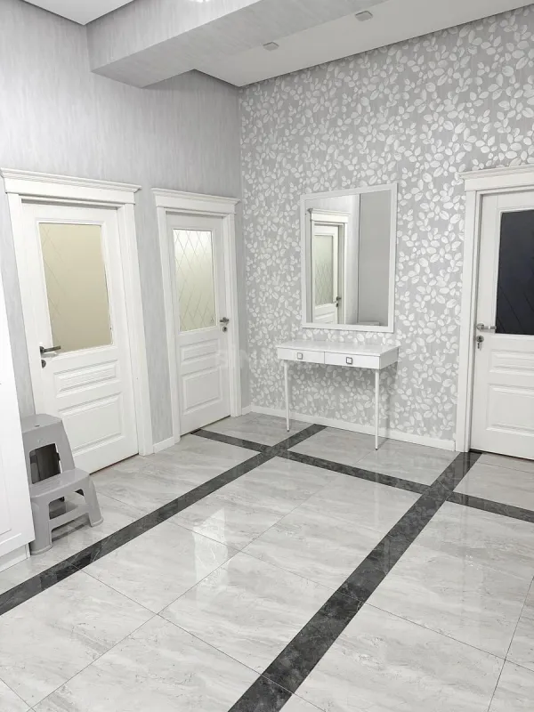 Satılır 3 otaqlı mənzil 136.6 m²