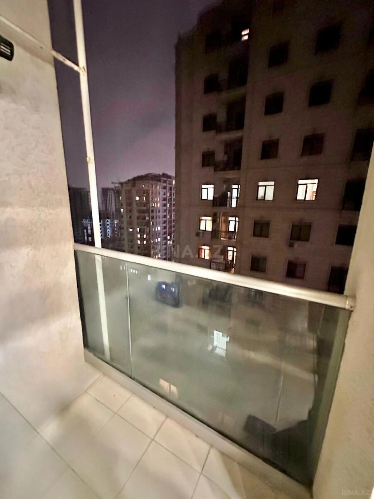 Satılır 3 otaqlı mənzil 136.6 m²