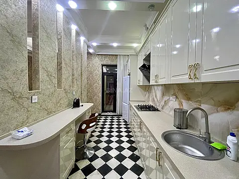 Kirayə verilir 3 otaqlı mənzil 127 m²