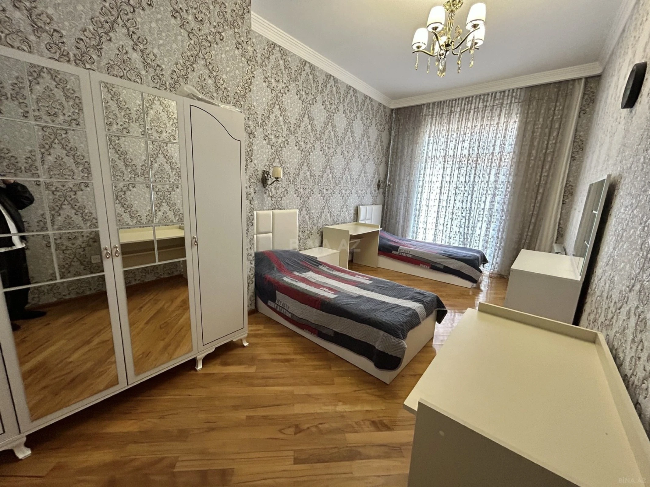 Kirayə verilir 3 otaqlı mənzil 127 m²