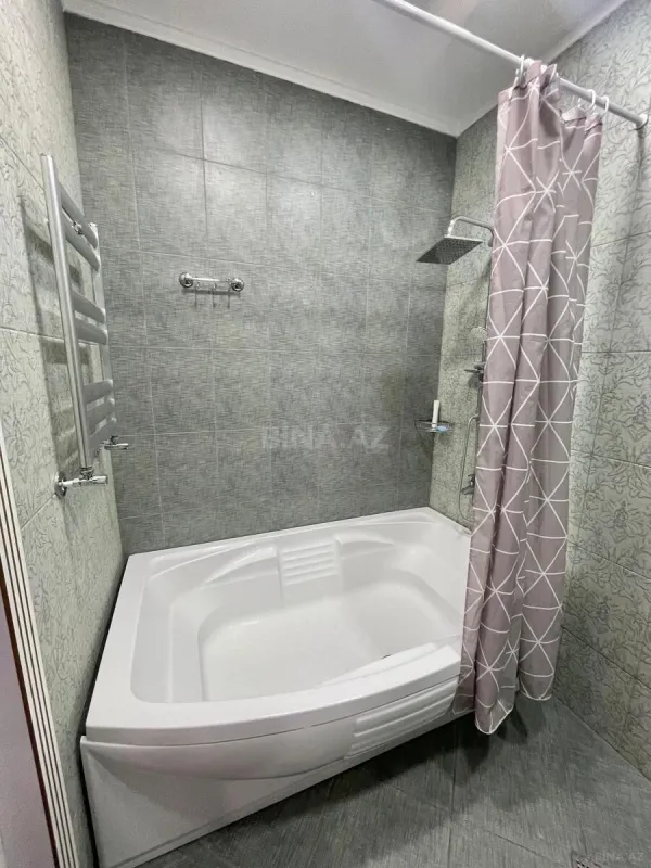 Kirayə verilir 3 otaqlı mənzil 127 m²