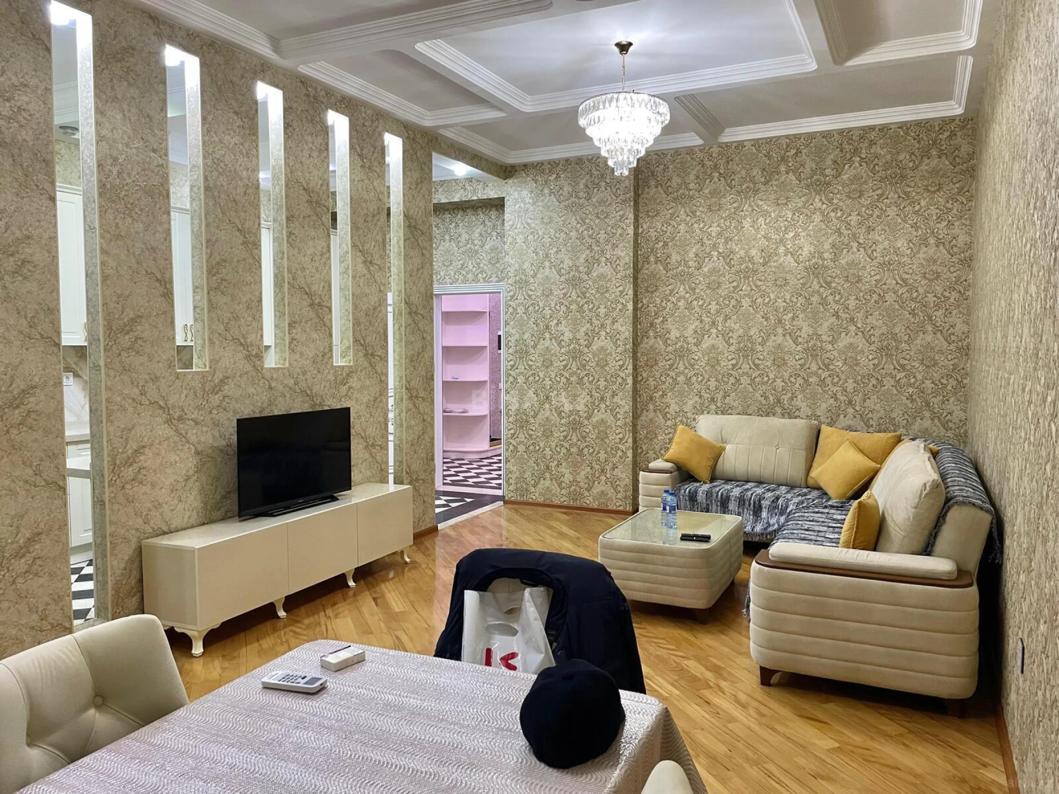 Kirayə verilir 3 otaqlı mənzil 127 m²