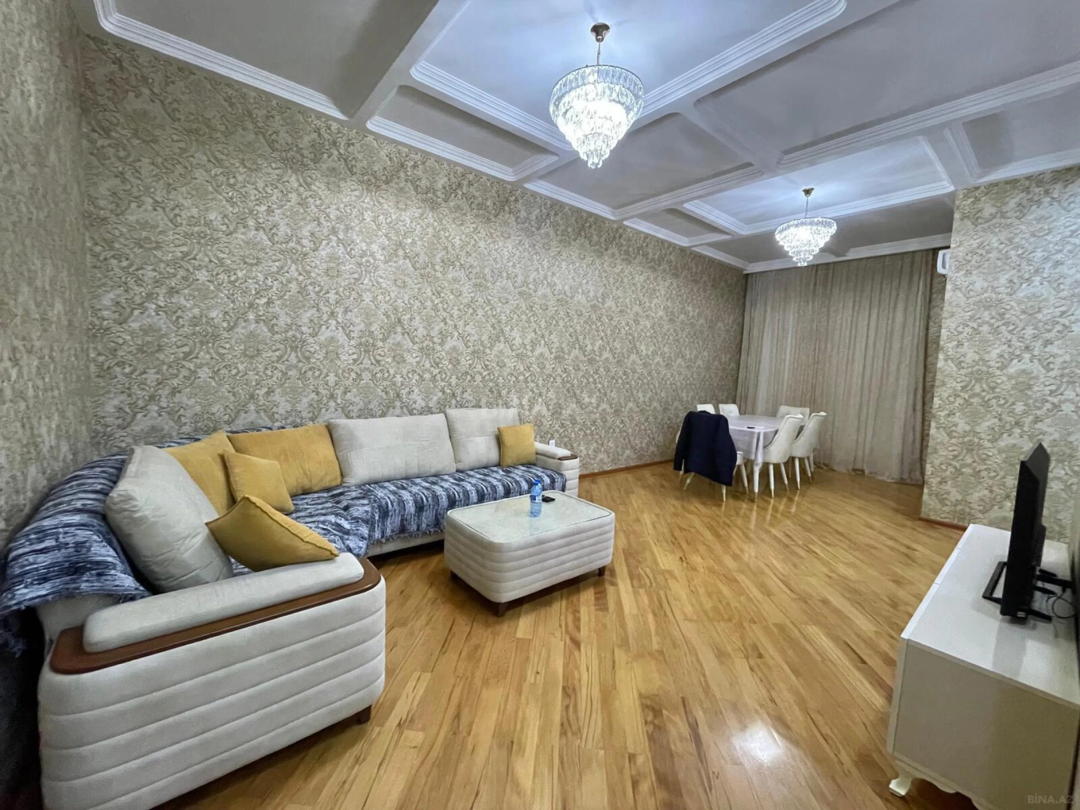 Kirayə verilir 3 otaqlı mənzil 127 m²