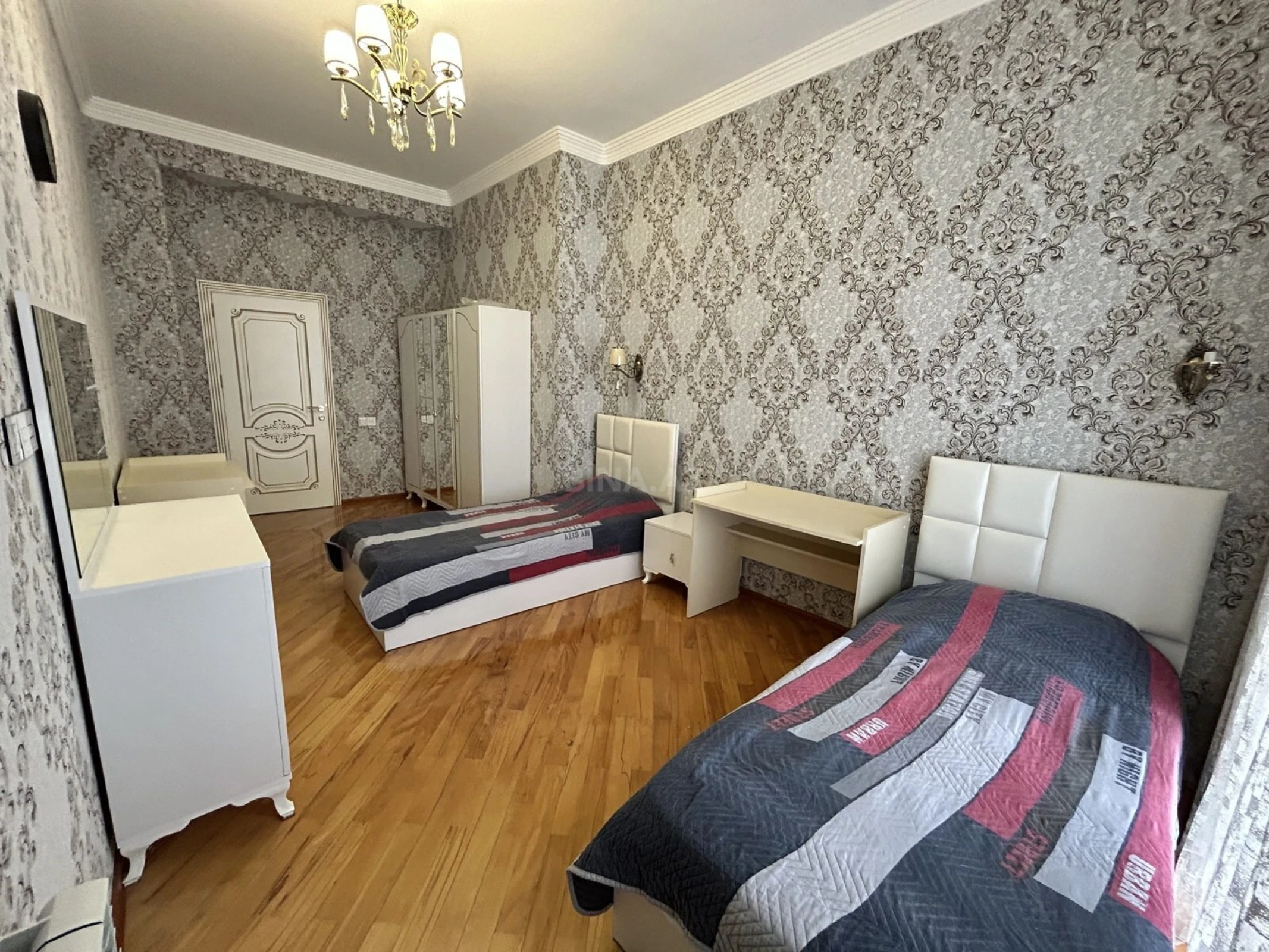 Kirayə verilir 3 otaqlı mənzil 127 m²