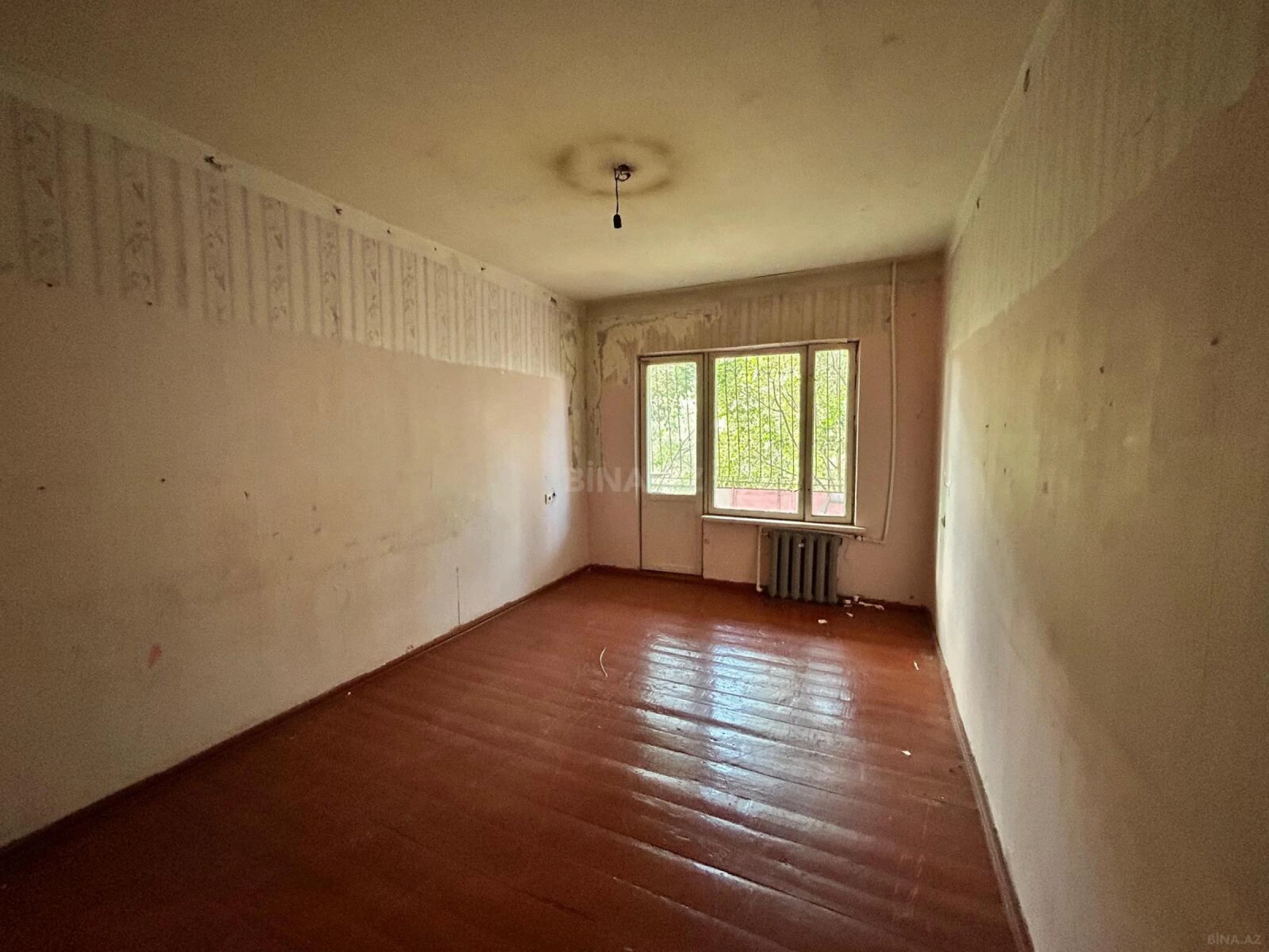 Satılır 4 otaqlı mənzil 120 m²