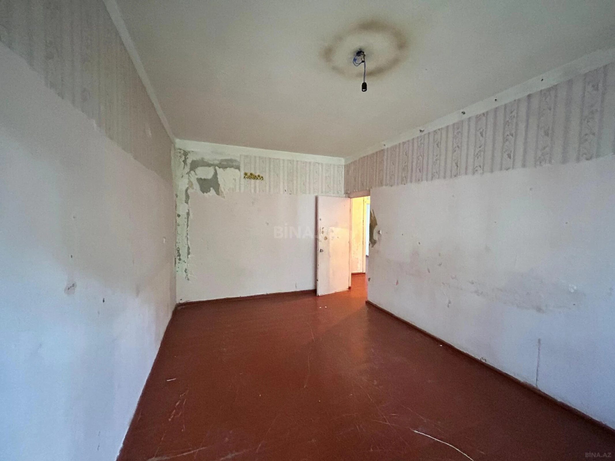 Satılır 4 otaqlı mənzil 120 m²