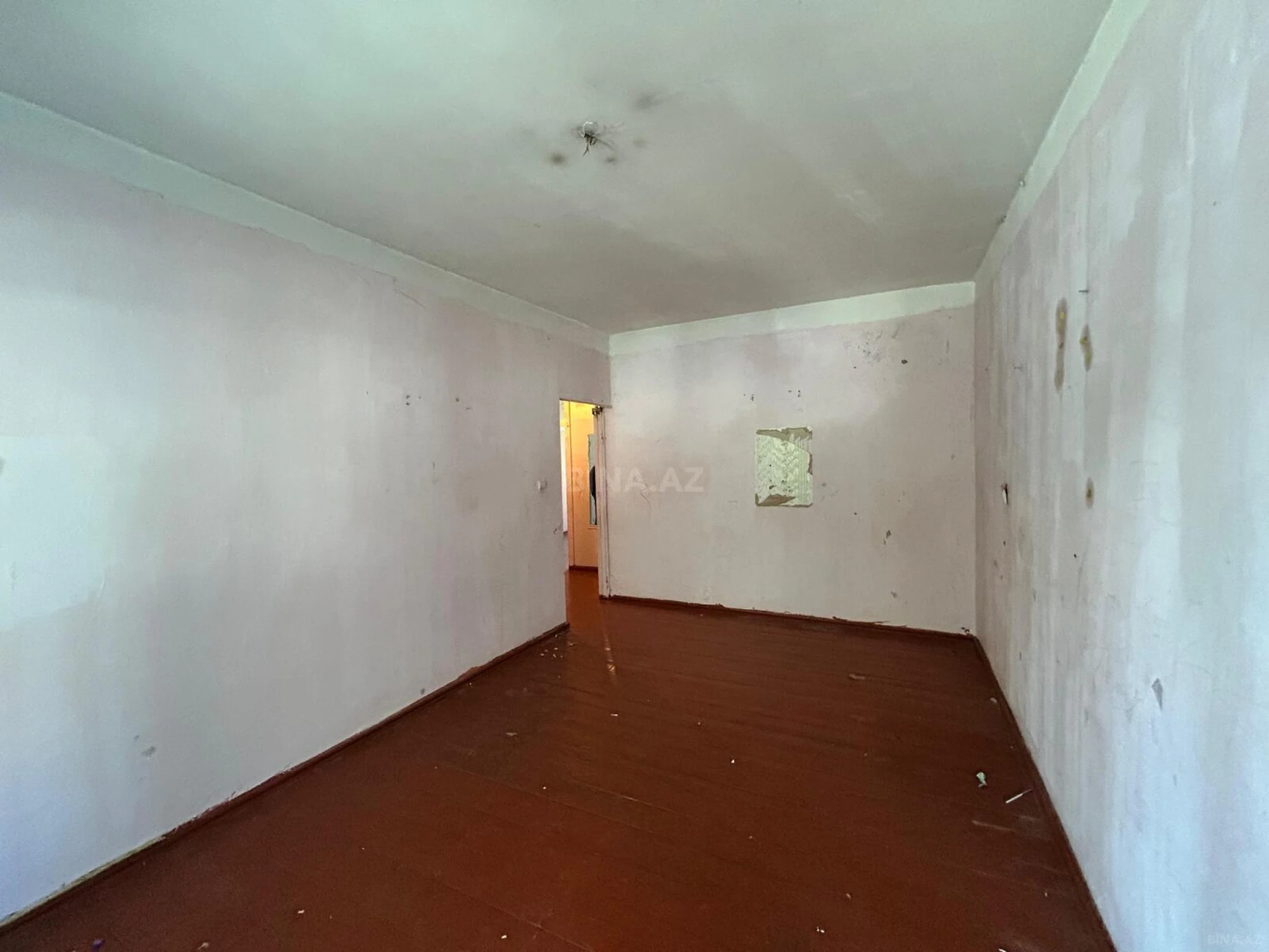 Satılır 4 otaqlı mənzil 120 m²