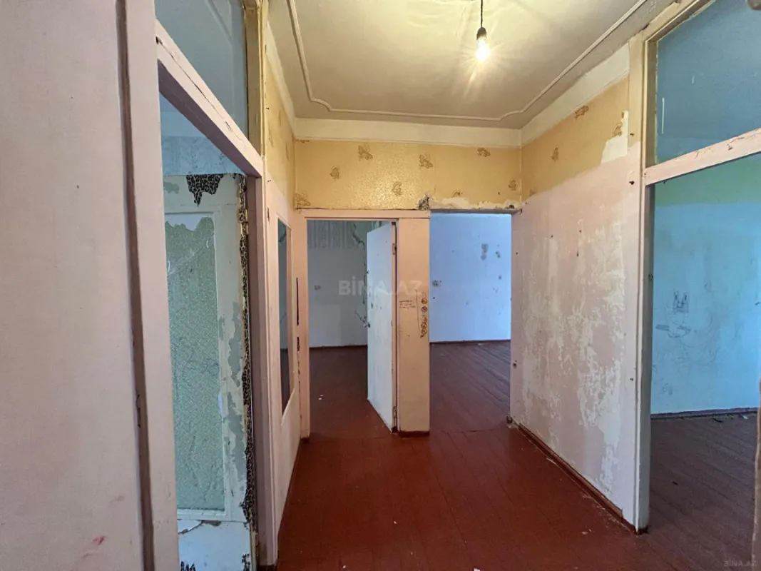 Satılır 4 otaqlı mənzil 120 m²