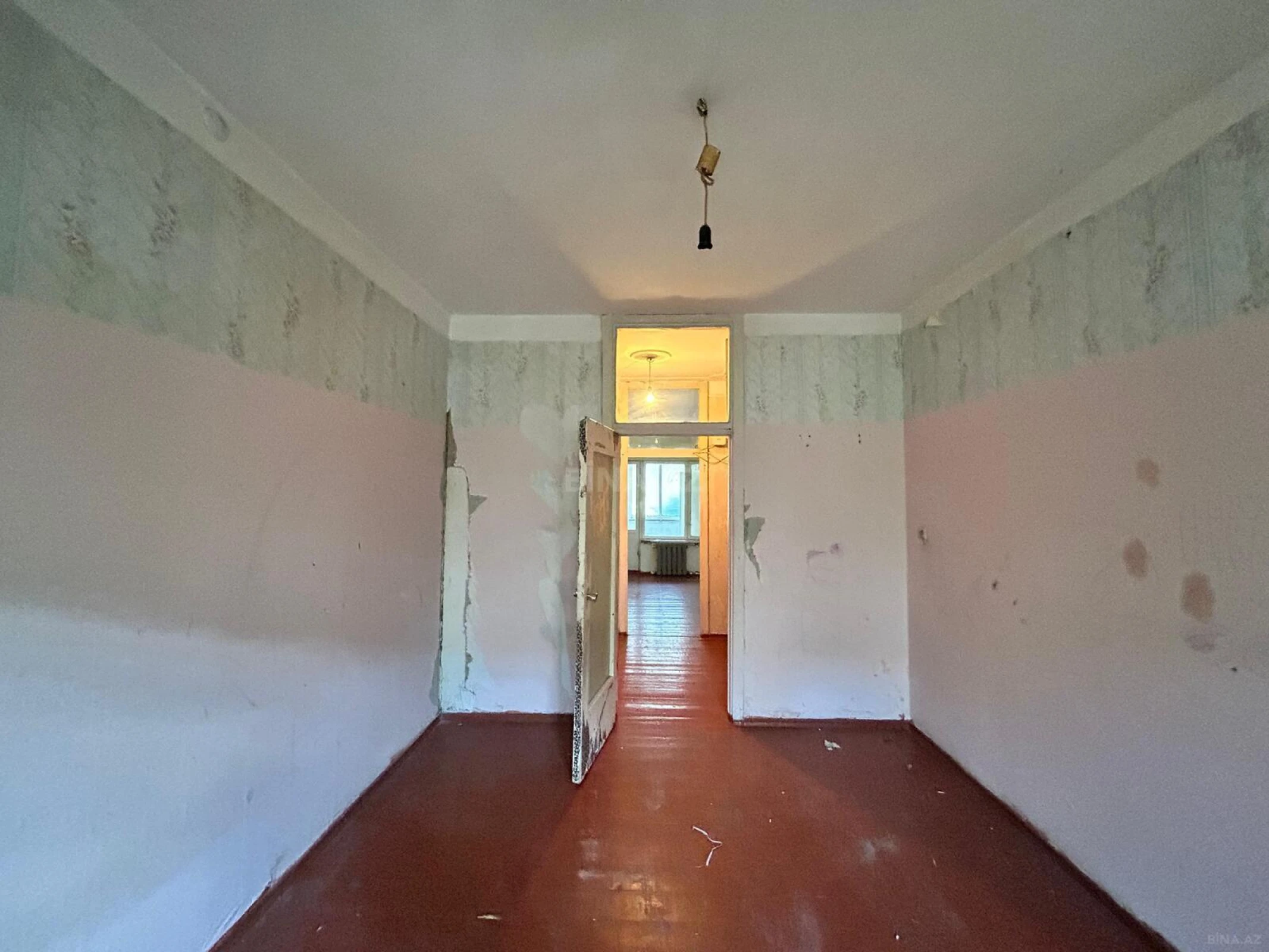 Satılır 4 otaqlı mənzil 120 m²